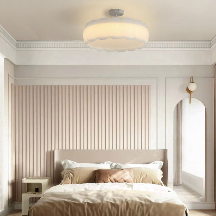 Moderne minimalistische runde Blumen-Hardware PE LED Semi-Flush-Mount-Deckenleuchte für Schlafzimmer 