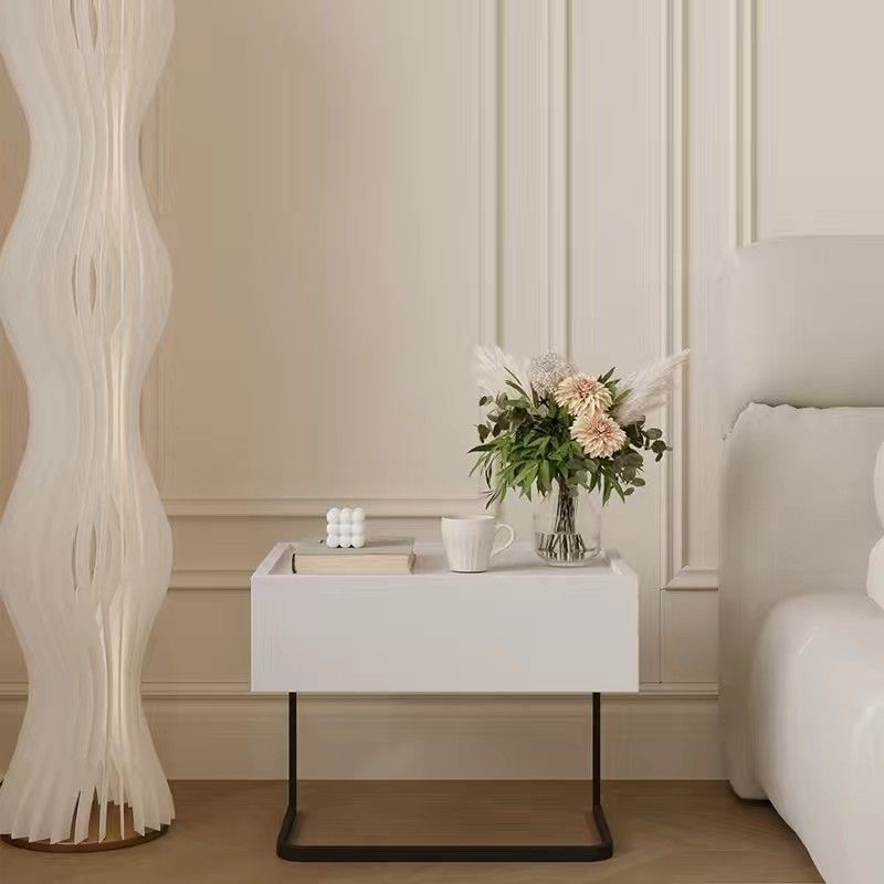 Table de chevet moderne minimaliste rectangulaire en bois massif et fer avec 1 tiroir pour chambre 