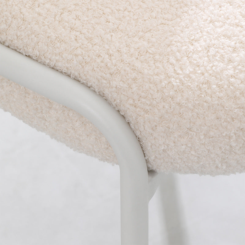 Tabouret de coiffeuse contemporain nordique en velours avec pieds en métal et dossier rond pour chambre 