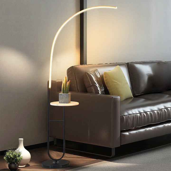 Zeitgenössische Einfachheit Arc Aluminium Streifen mit Marmor Eisen Palette LED Stehlampe für Wohnzimmer 