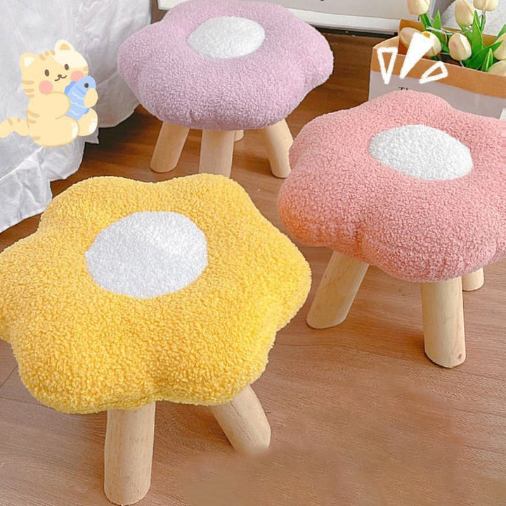 Contemporary Creative Flower Shape Sherpa Fabric Pine Wood Footstool For Entryways