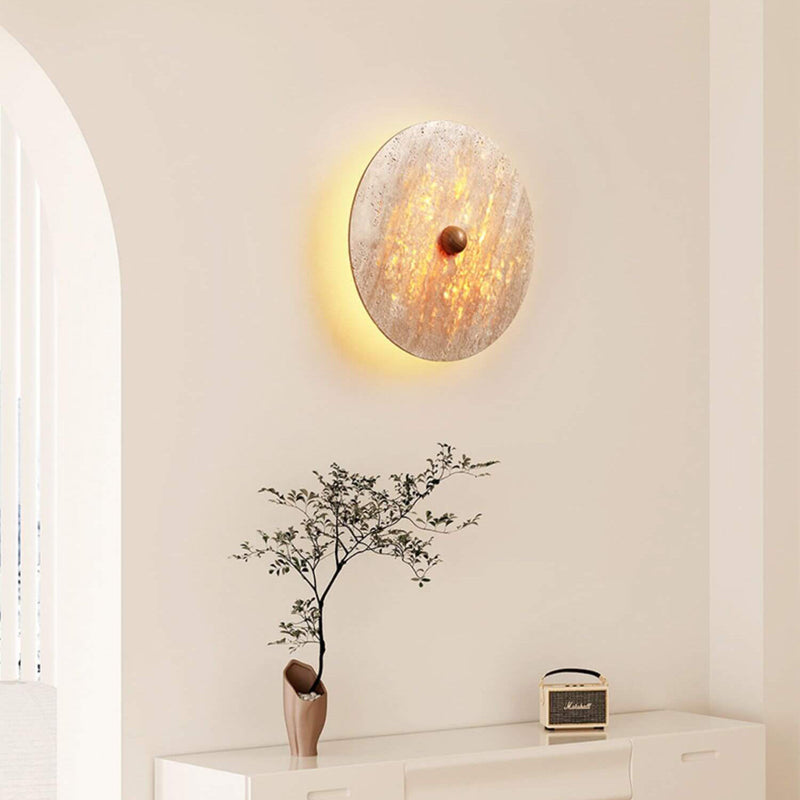 Zeitgenössische kreative runde gelbe Travertin-LED-Wandleuchte für das Schlafzimmer 