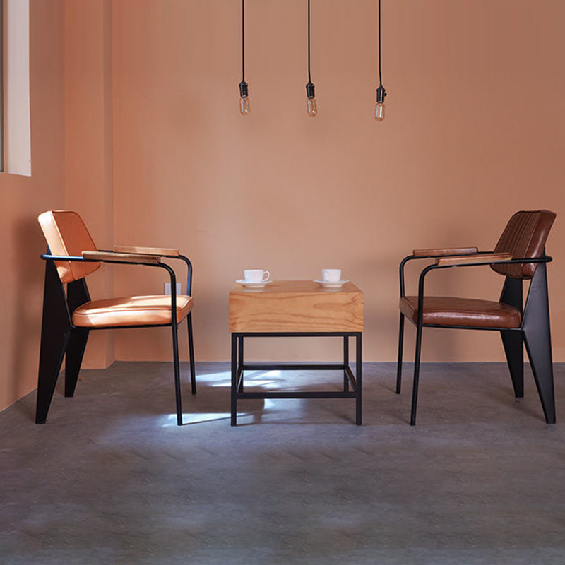 Chaise de salle à manger contemporaine en cuir industriel métal éponge bois carré à rayures verticales dossier accoudoir pour salle à manger 