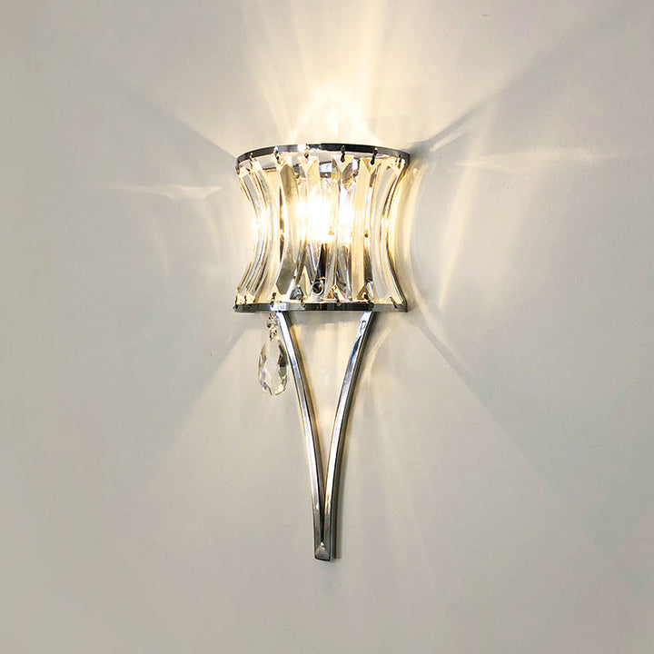Applique murale contemporaine de luxe avec abat-jour en cristal prismatique clair en fer à 1 lumière pour le salon 