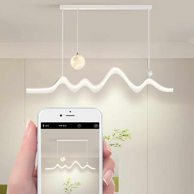ثريا ضوء الجزيرة LED من الألومنيوم والأكريليك بتصميم حديث وموجة القمر الطويلة من الحديد لغرفة الطعام 