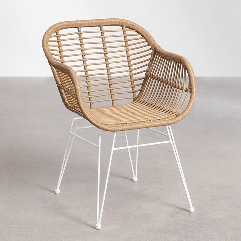 Chaise à dossier et accoudoirs en rotin tissé traditionnel avec base en fer pour terrasse extérieure 