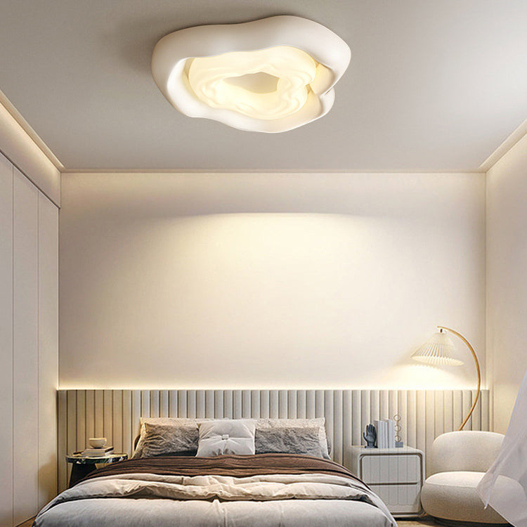 Plafonnier LED moderne minimaliste en fer PE nuage crème pour salon 