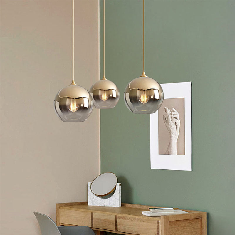 Suspension lumineuse contemporaine scandinave en verre orb et fer à 1 ampoule pour chambre 