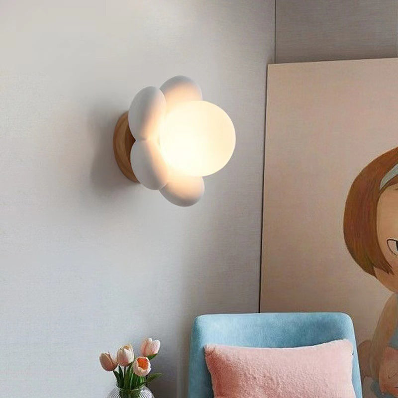 Modern Art Deco Flower Design Wood Resin 1-Light Wall Sconce Lamp For Living Room
