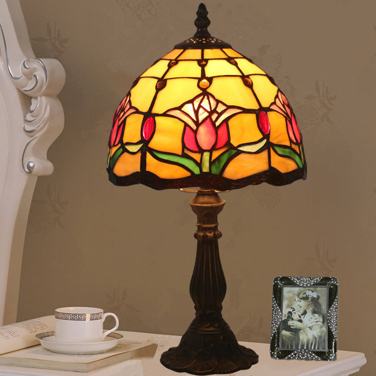 Lampe de table 1 lumière en forme de tulipe avec dôme en verre en alliage de zinc européen traditionnel pour chambre à coucher 
