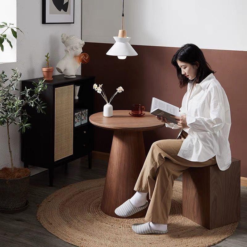 Mesa de café de madera con base de columna cónica redonda nórdica contemporánea para sala de estar 