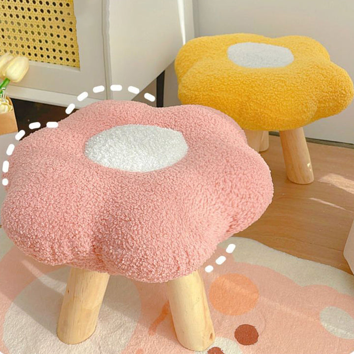 Contemporary Creative Flower Shape Sherpa Fabric Pine Wood Footstool For Entryways