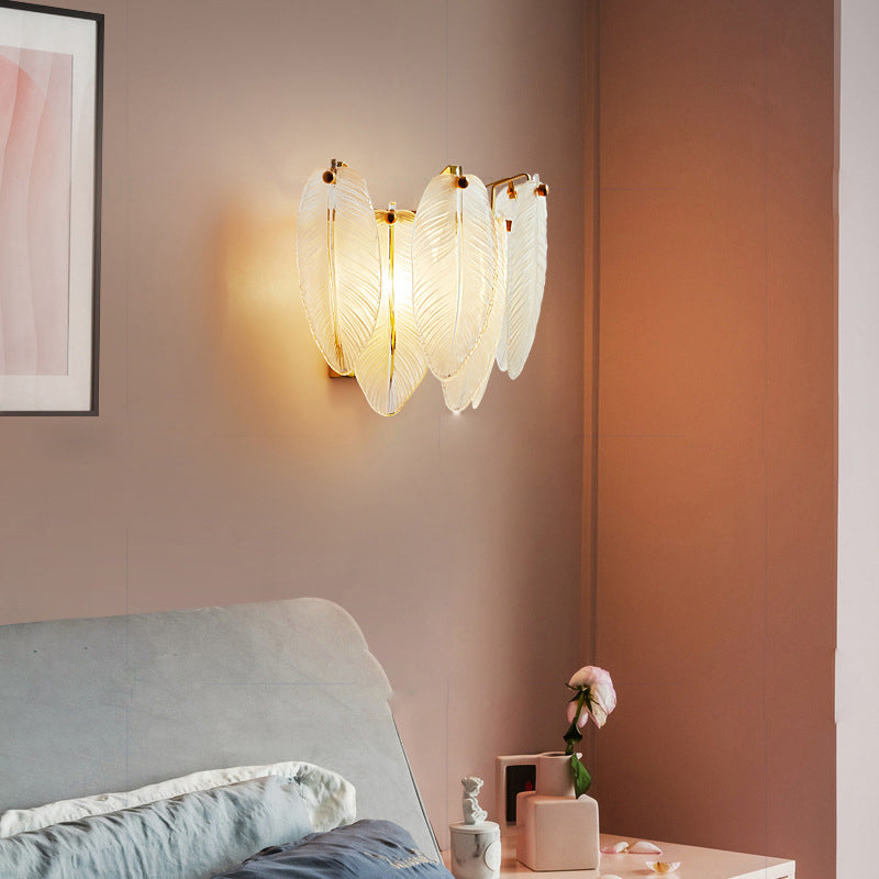 Lámpara Aplique de Pared de 1 Luz de Hierro y Vidrio con Pluma Creativa Contemporánea para Dormitorio 