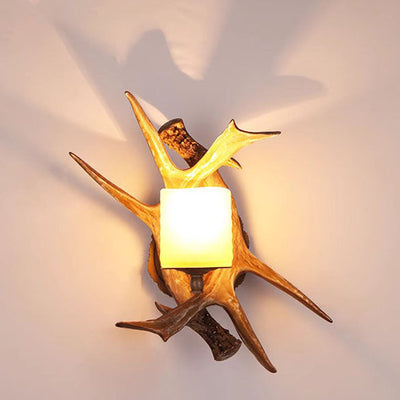Zeitgenössische kreative Harz Nachahmung Geweih Glas Schatten 1-Licht Wandleuchte Lampe für Wohnzimmer 