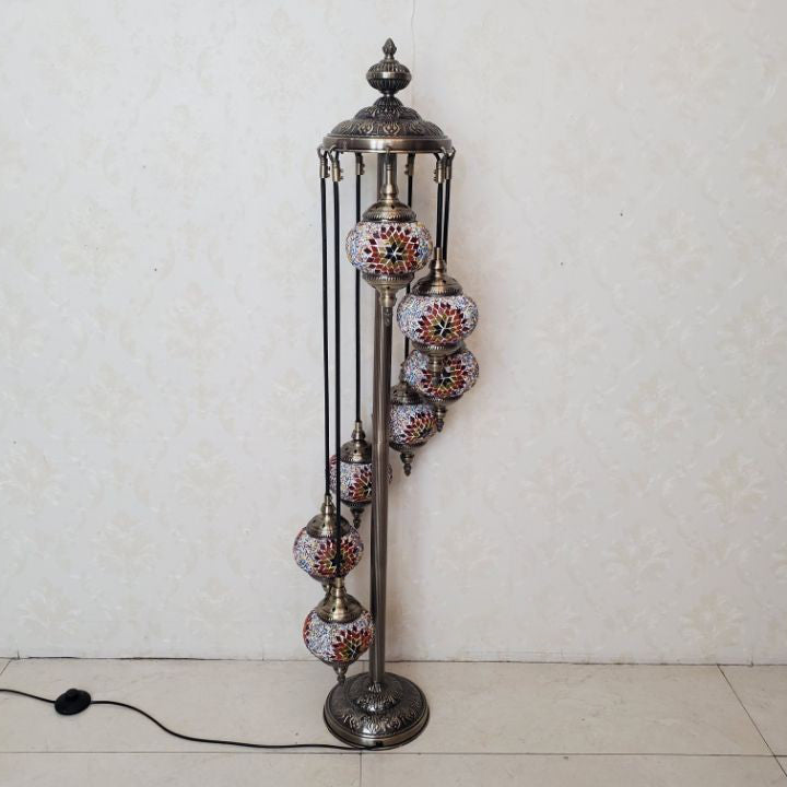 Lámpara de pie de vidrio teñido de hierro con bola ovalada tradicional Tiffany de 5/7 luces para sala de estar 