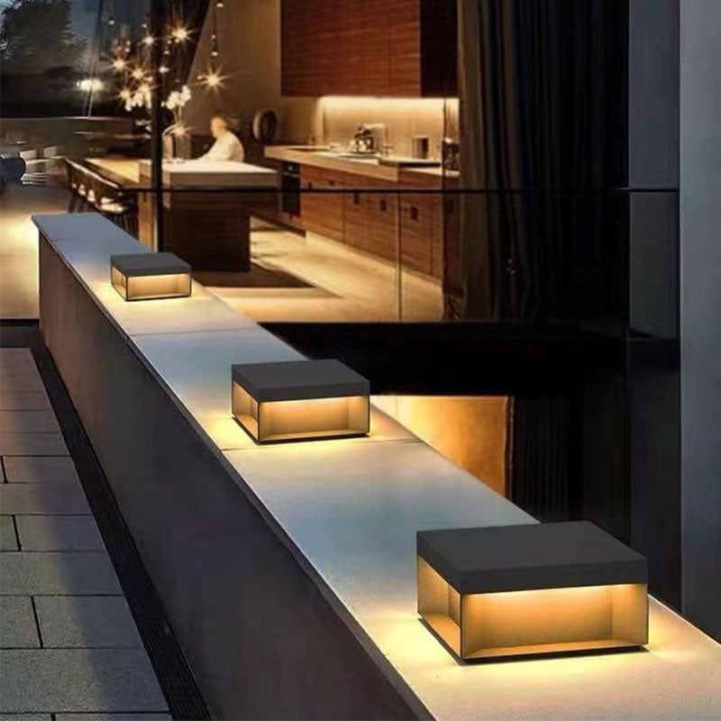 Moderne minimalistische einfache Edelstahl-Glas-Würfelform LED-Außenlandschaftsleuchte für die Terrasse im Freien 