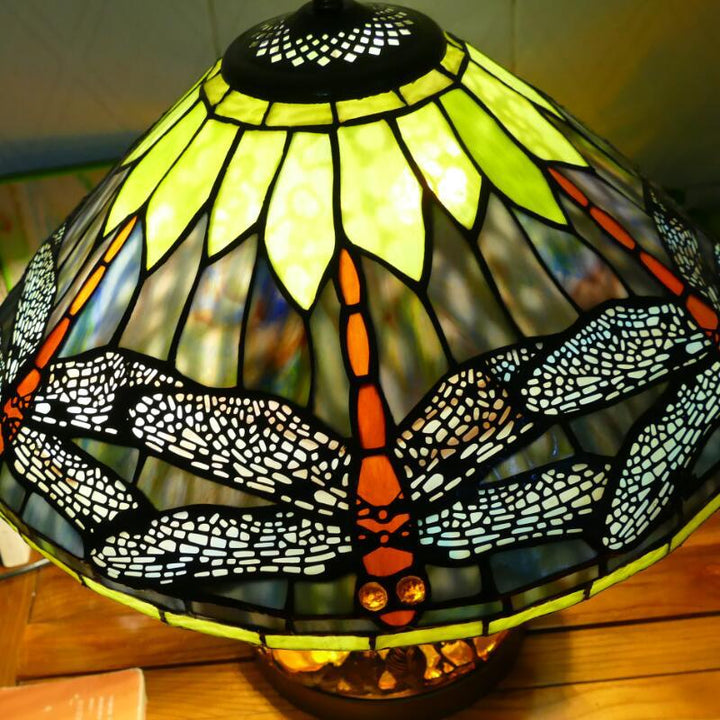 Lampe de table traditionnelle Tiffany en verre de fer conique avec libellule et nénuphar à 2/3 lumières pour étude 