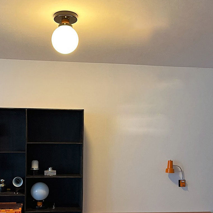 Zeitgenössische Vintage-Deckenleuchte mit runder Kugel aus Eisen und Glas, 1 Licht, halbbündige Montage, für Wohnzimmer 
