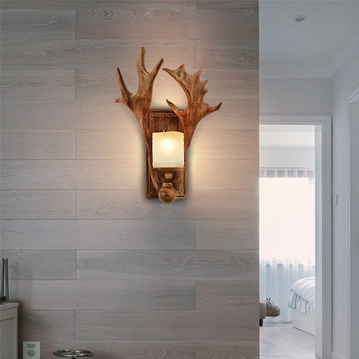Zeitgenössische skandinavische Geweih Zylinder Harz Glas 1-Licht Wandleuchte Lampe für Wohnzimmer 