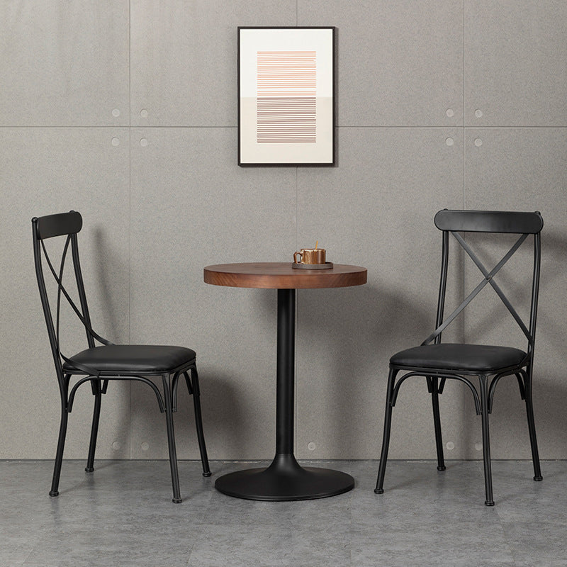 Ensemble de chaises et table de salle à manger en cuir industriel contemporain, bois, fer, avec dossier en forme de X pour salle à manger 