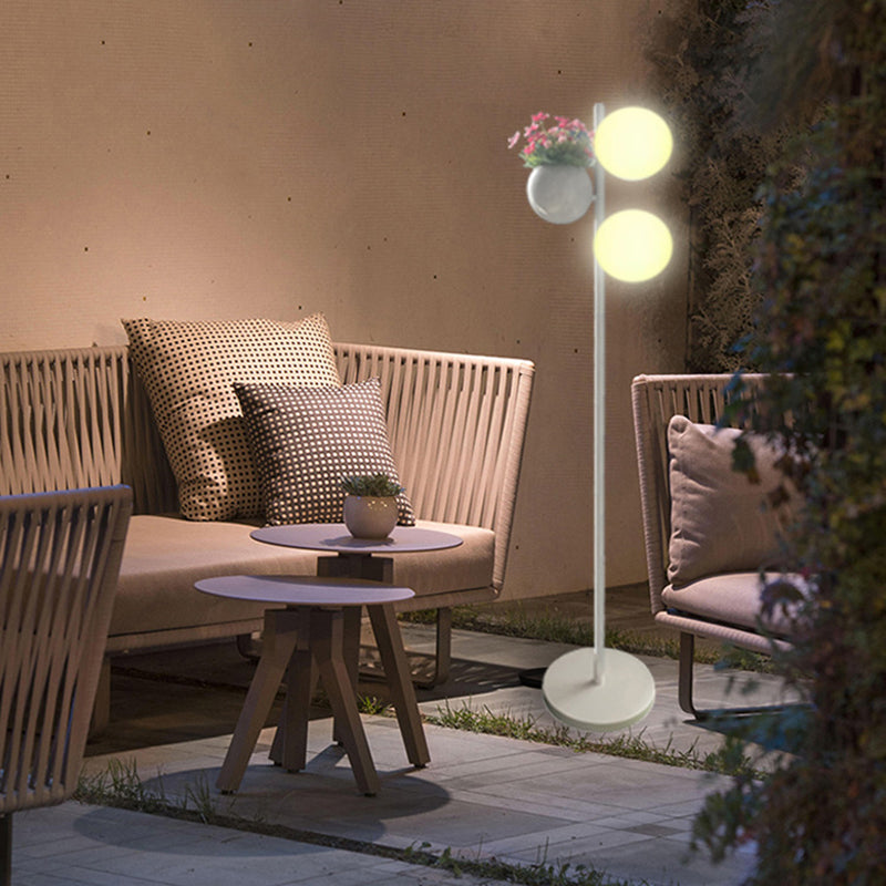 Lampe de sol contemporaine créative en forme de globe PE avec abat-jour LED étanche pour décoration de pot de fleurs pour patio extérieur 