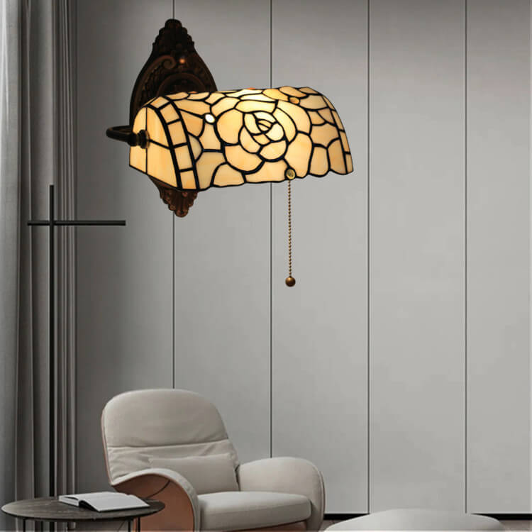 Traditional Vintage Tiffany Floral Stained Glass 1-Light Wall Sconce Lamp For Living Room