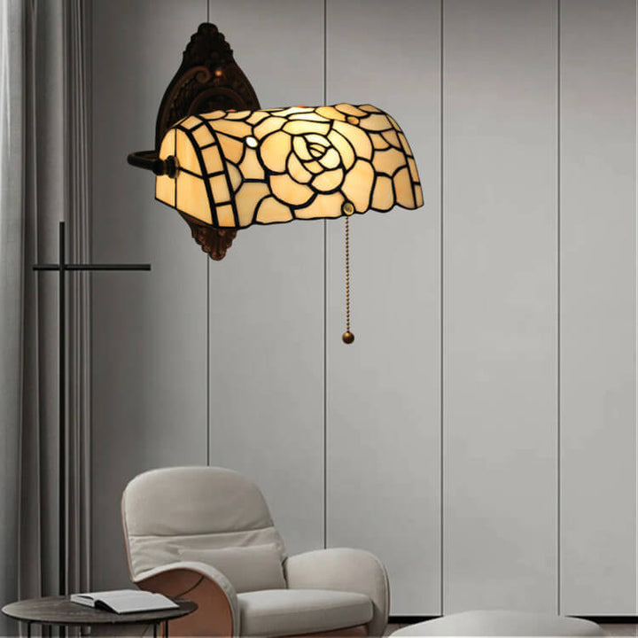 Traditional Vintage Tiffany Floral Stained Glass 1-Light Wall Sconce Lamp For Living Room