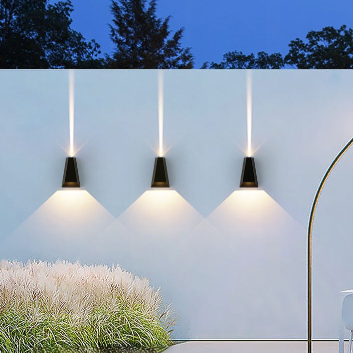 Applique murale LED en aluminium trapézoïdal étanche de simplicité moderne pour patio extérieur 