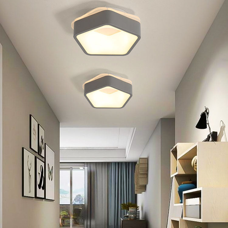 Zeitgenössische Einfachheit Eisen Acryl geometrische Pentagramm LED Unterputz Deckenleuchte für Schlafzimmer 