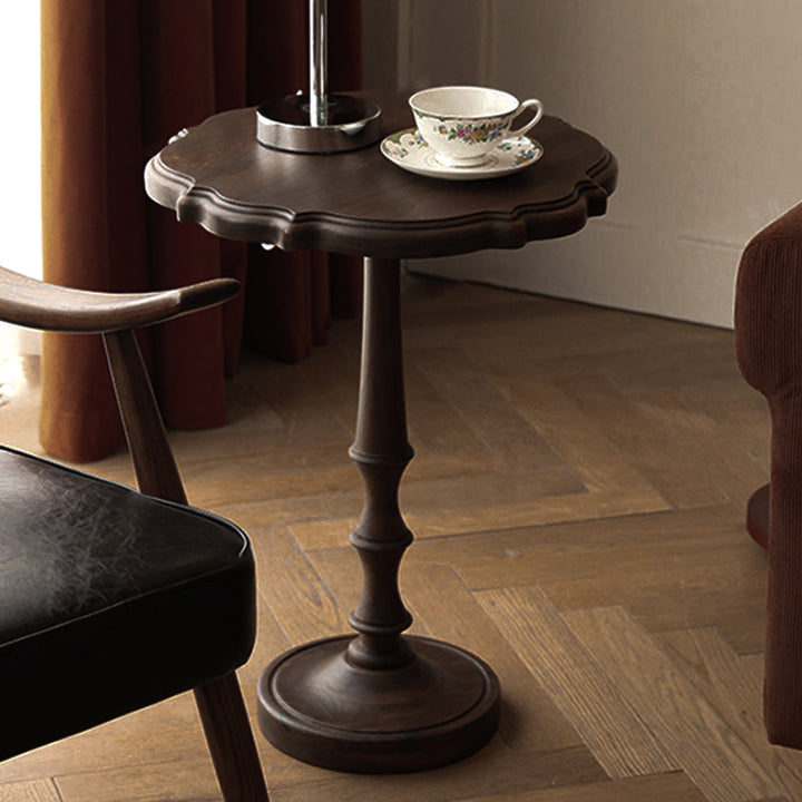 Traditional Vintage Round Lace Birch Coffee Table For Living Room