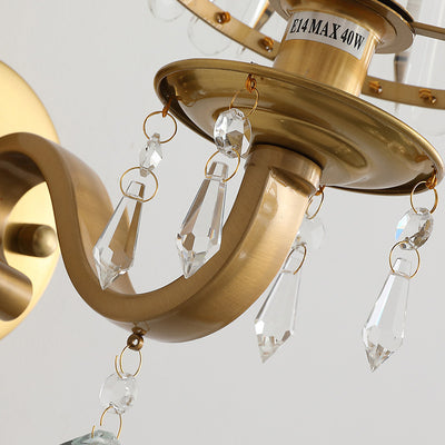 Applique murale contemporaine de luxe avec cadre finition dorée et abat-jour en cristal à 1 lumière pour salon 