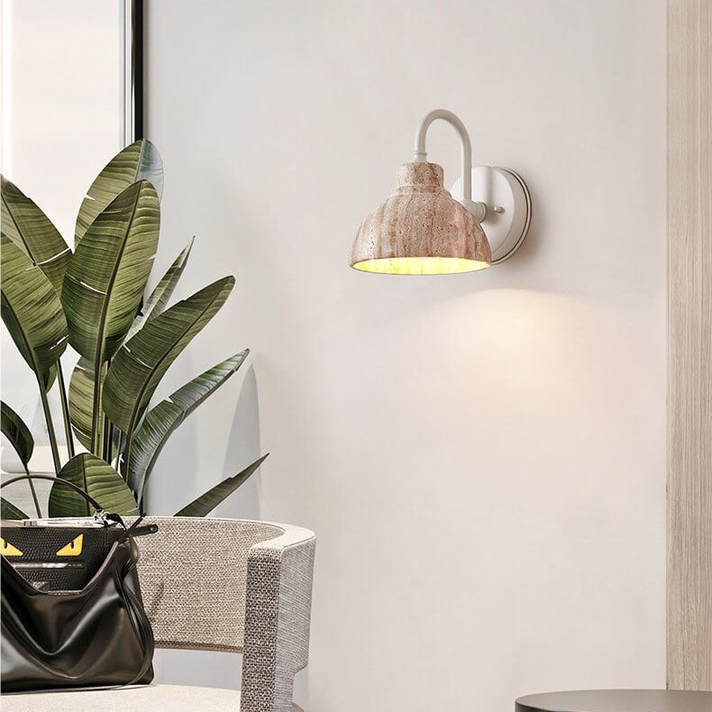 Japanischer minimalistischer gelber Travertin-Schalenform 1-Licht Wandleuchte 