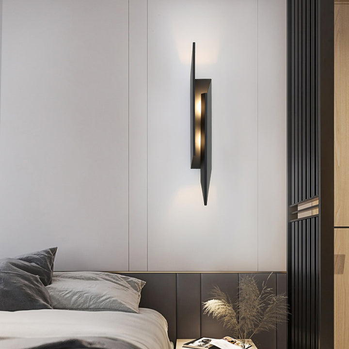 Applique Murale Moderne Minimaliste Rectangulaire Triangle en Fer à 2 Lumières Pour Chambre 
