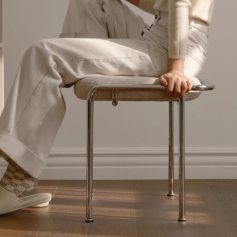 Tabouret de coiffeuse carré contemporain scandinave en coton et lin avec cadre en acier inoxydable sans dossier pour chambre 