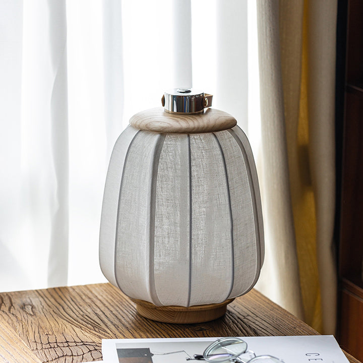 Lámpara de mesa LED de linterna redonda portátil japonesa tradicional de madera, tela de seda y acero inoxidable para sala de estar 