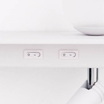 Moderne Schwarz-Weiß-Einzelfarbe mit USB-Anschluss Eisen-LED-Strahler Wandleuchte 