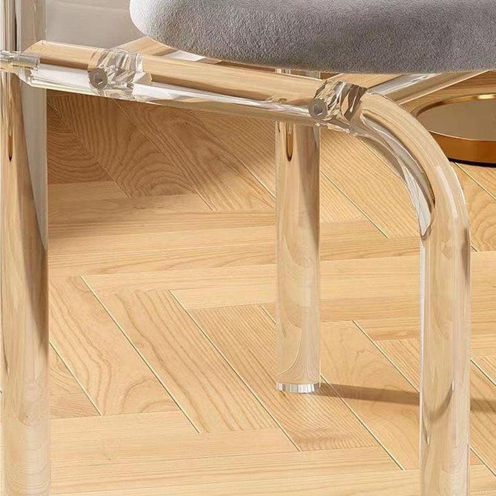 Taburete de tocador de lujo moderno con respaldo de terciopelo acrílico transparente con marco arqueado para dormitorio 