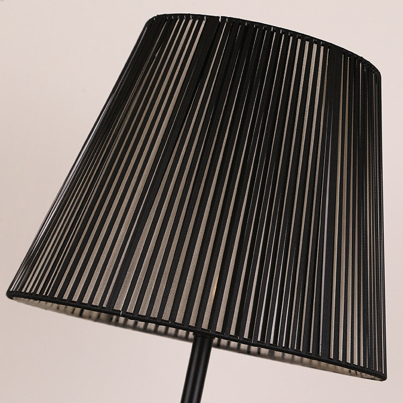 Lámpara de mesa de 1 luz con base hueca de hierro de hilo de seda hecho a mano clásico chino 