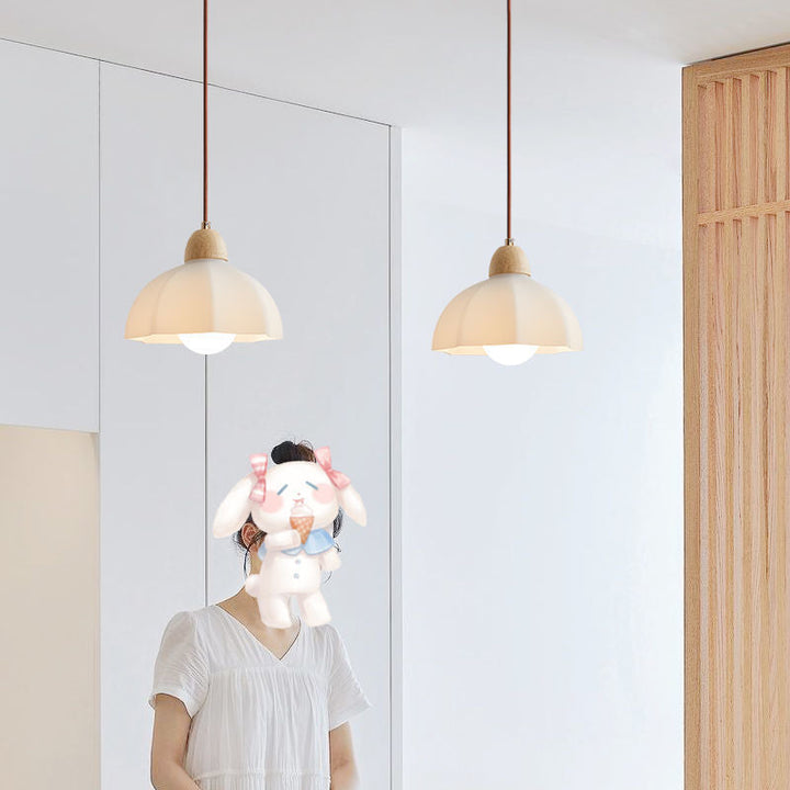 Traditionelle japanische Glas-Acryl-Blumenschirm-Pendelleuchte mit 1 Licht für Wohnzimmer 