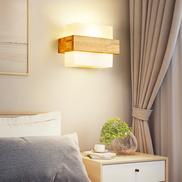 Lampe murale à une lumière cubique en bois et verre de style ferme traditionnelle pour chevet 
