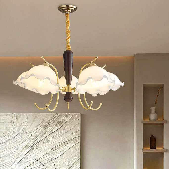 Traditioneller französischer cremefarbener Blumen-Kronleuchter aus massivem Holz und Glas mit 3/5 Lichtern für das Wohnzimmer 