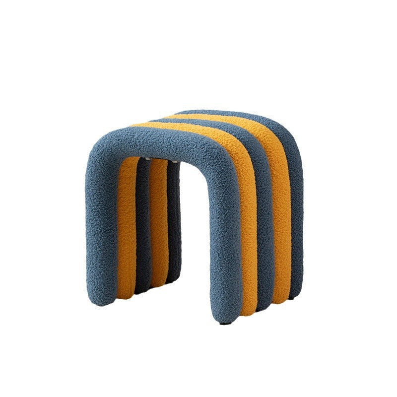 Taburete tocador contemporáneo nórdico con arco, estructura de acero al carbono y tapizado de tela sherpa, sin respaldo, para dormitorio 
