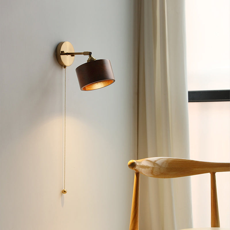 Zeitgenössische skandinavische runde Kegelkuppel Kupferholz 1-Licht Wandleuchte Lampe für Schlafzimmer 