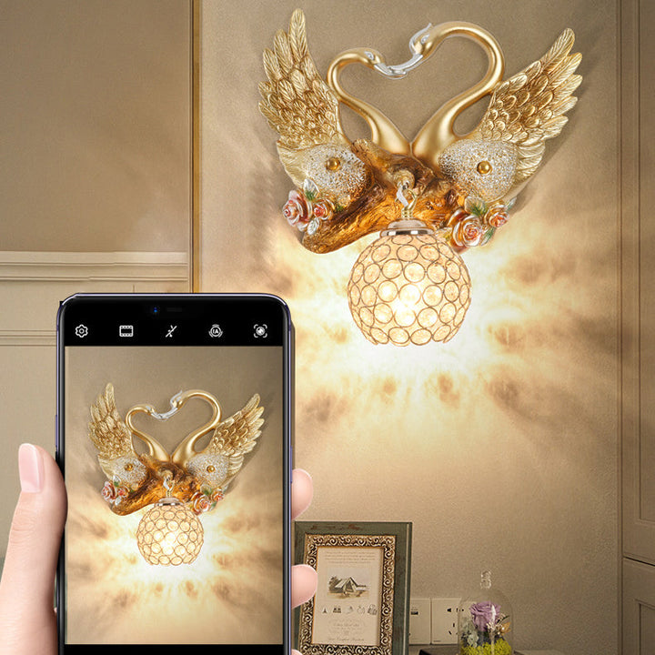 Moderne Art Deco Harz Eisen Kristall Paar Schwan Ball 1-Licht Wand Leuchte Lampe Für Wohnzimmer 