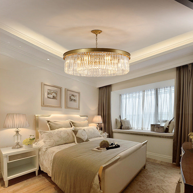 Zeitgenössischer Luxus-Kronleuchter mit Eisen-Finish, runder, abgestufter Kristallschirm, 8 Lichter, für Wohnzimmer 