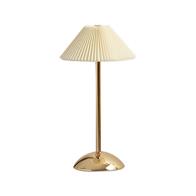 Lampe de table LED plissée conique en tissu avec fer rechargeable scandinave contemporain pour chevet 