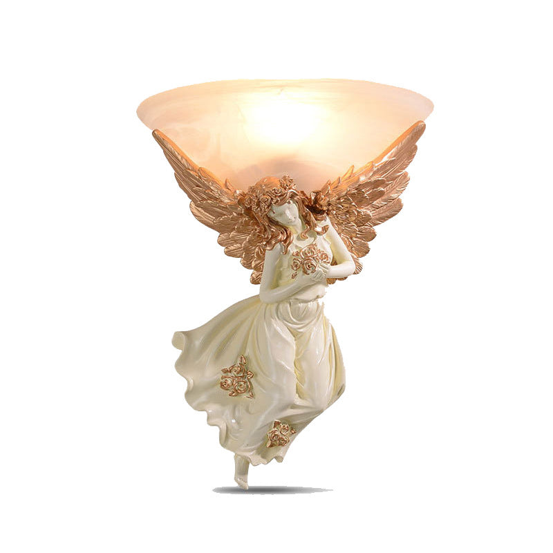 Traditionelle europäische Harz Engel Flügel Glas Tasse Schatten 1-Licht Wandleuchte Lampe für Wohnzimmer 
