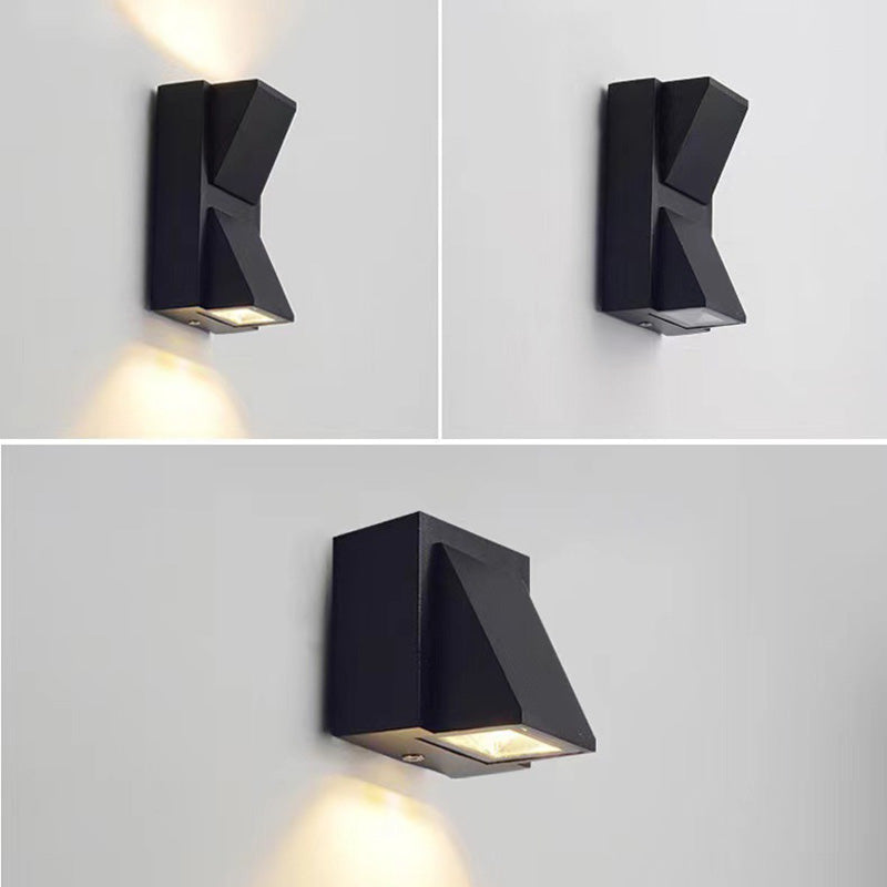 Lampe murale LED extérieure en aluminium rectangulaire triangulaire imperméable à la simplicité moderne pour le jardin 
