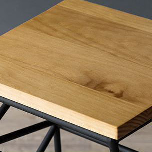 Reposapiés cuadrado de taburete de bar con marco geométrico de hierro y madera contemporánea para comedor 