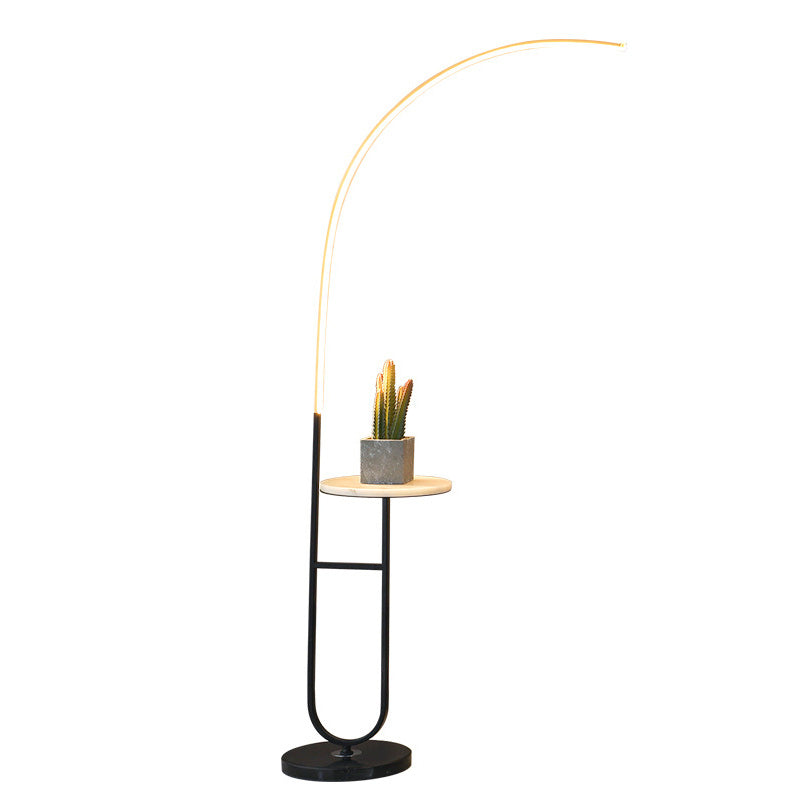 Zeitgenössische Einfachheit Arc Aluminium Streifen mit Marmor Eisen Palette LED Stehlampe für Wohnzimmer 